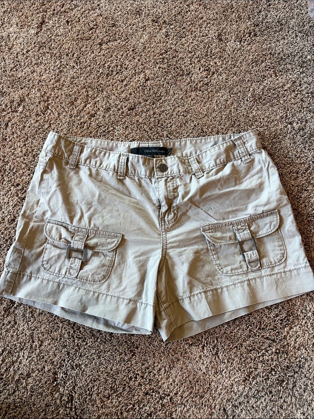 Calvin Klein Jeans Women's Gray Cargo Shorts - Size 8